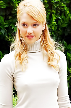 Glamour celebs in public